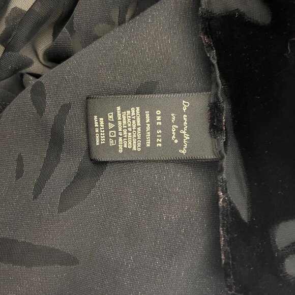 Do Everything In Love Velvet Kimono Wrap Black Iridescent Sheer Floral Motif - Picture 9 of 9